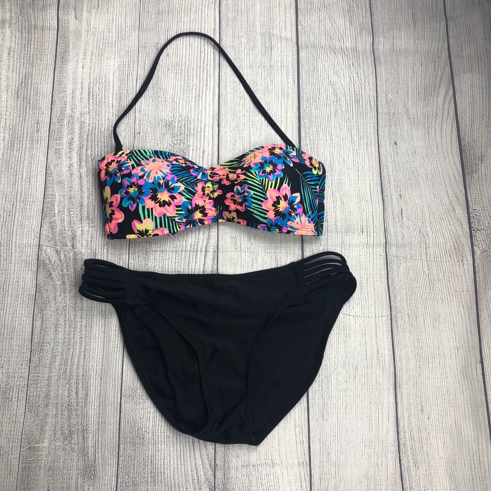 🏝🖤Cute Black and Floral Bikini Nation Medium